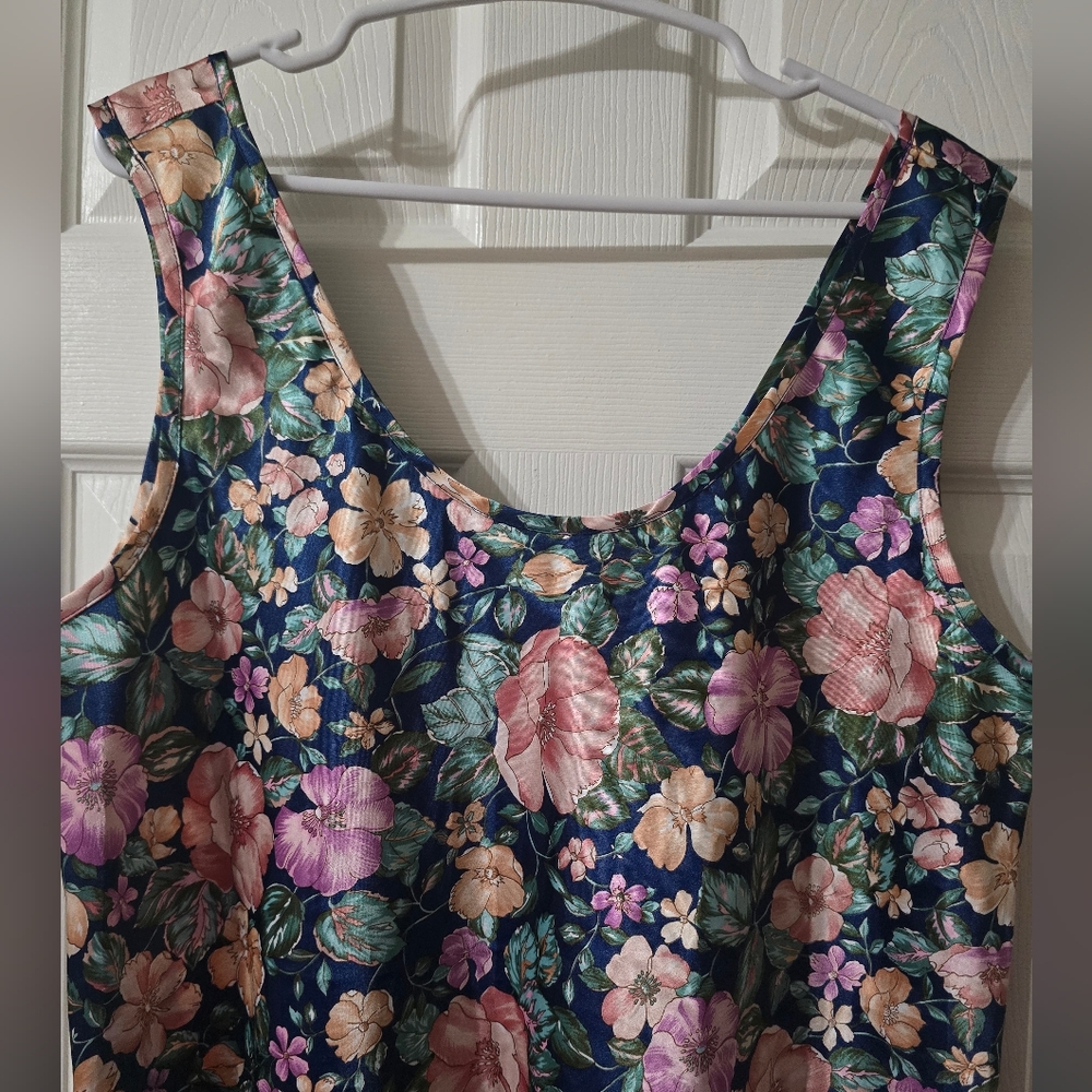 Vintage California Dynasty Navy Floral Print Satin Tank Top Blouse, Size 2X, EUC - Picture 3 of 13